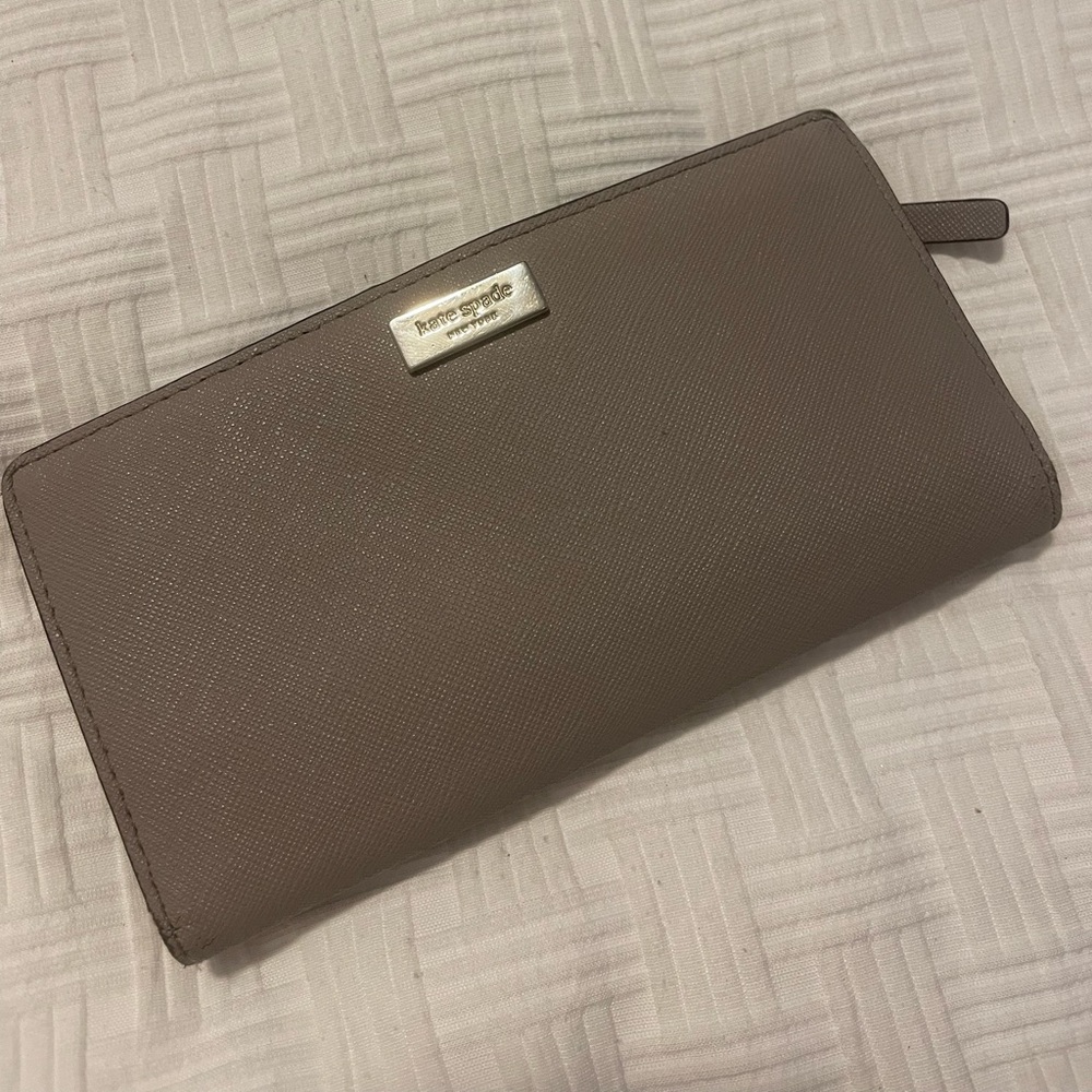 Kate Spade wallet ￼